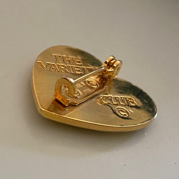 The Variety Club I 1997 Gold Heart Pin I Children's Charity - Picture 9 of 14